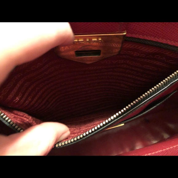 REAL Prada Saffiano Bag - Picture 5 of 8
